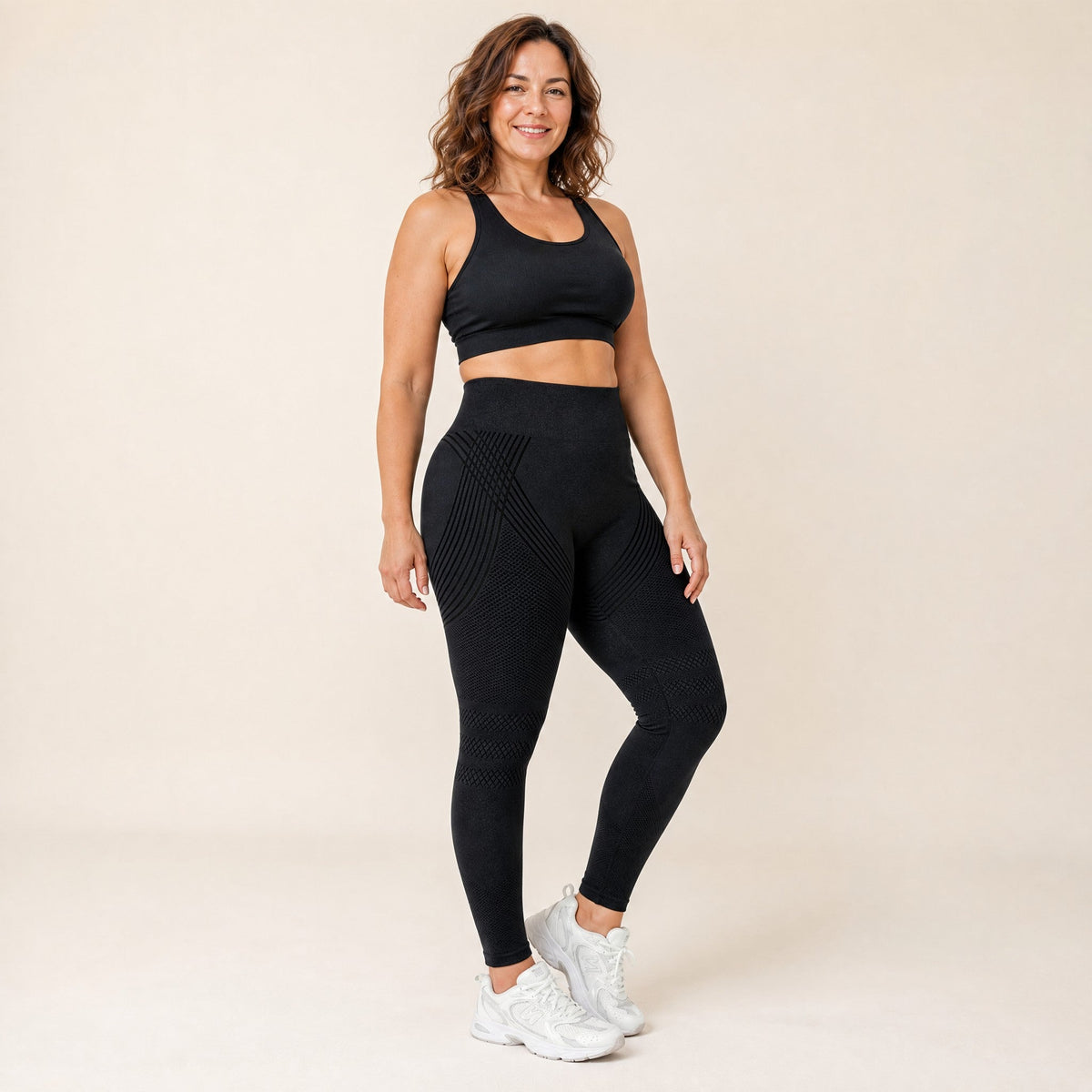 Mujer con leggings negros de talle alto