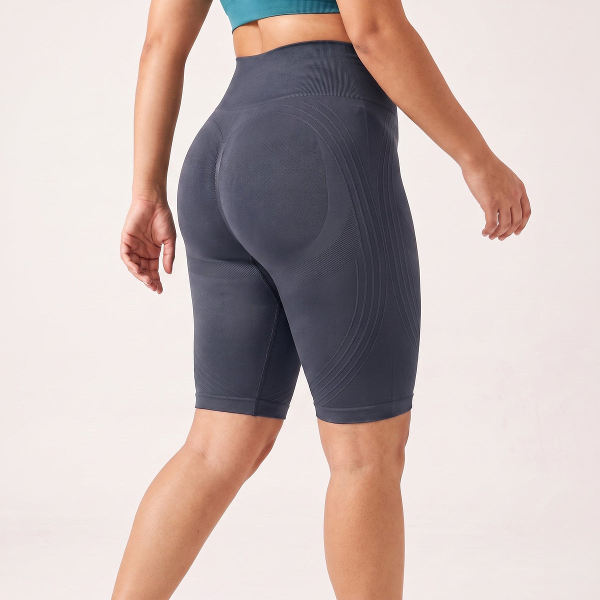 Color: Gris oscuro