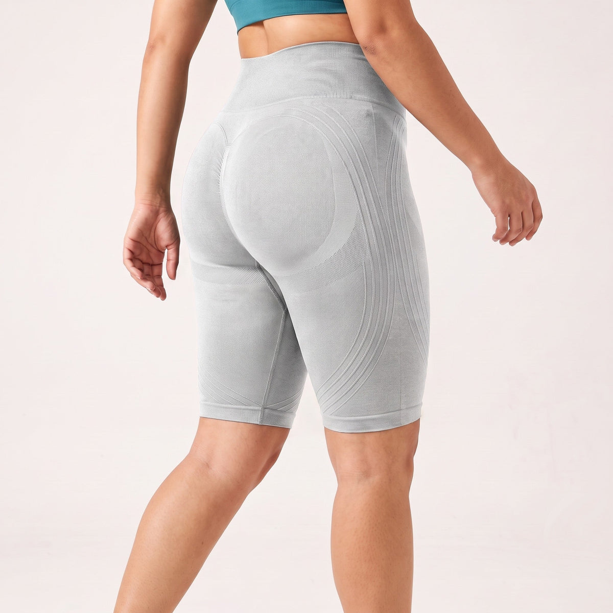 Color: Gris claro